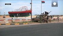 مقتل 19 جندياً في سرت واحراق خزان للوقود في ميناء السدرة