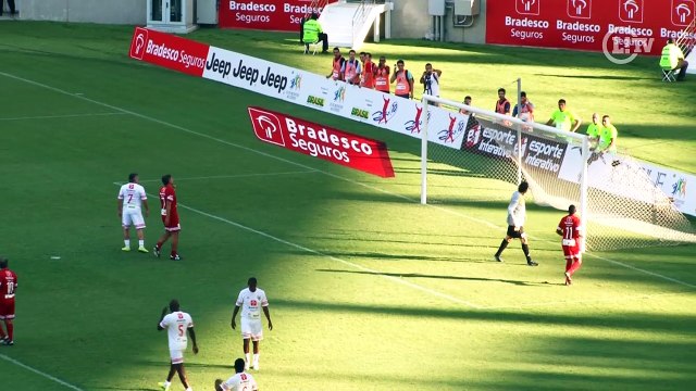 Robinho humilha adversários e rouba a cena em jogo de Zico