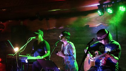 Paradisia - Guy Laurens, Vaiana & Pone (Live)