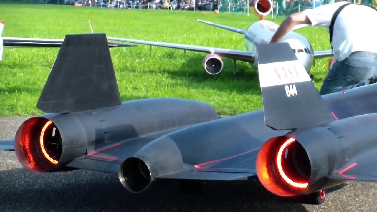 The New R/C Lockheed SR-71 Blackbird by Roger Knobel with After-Burn Hausen flight day 2014