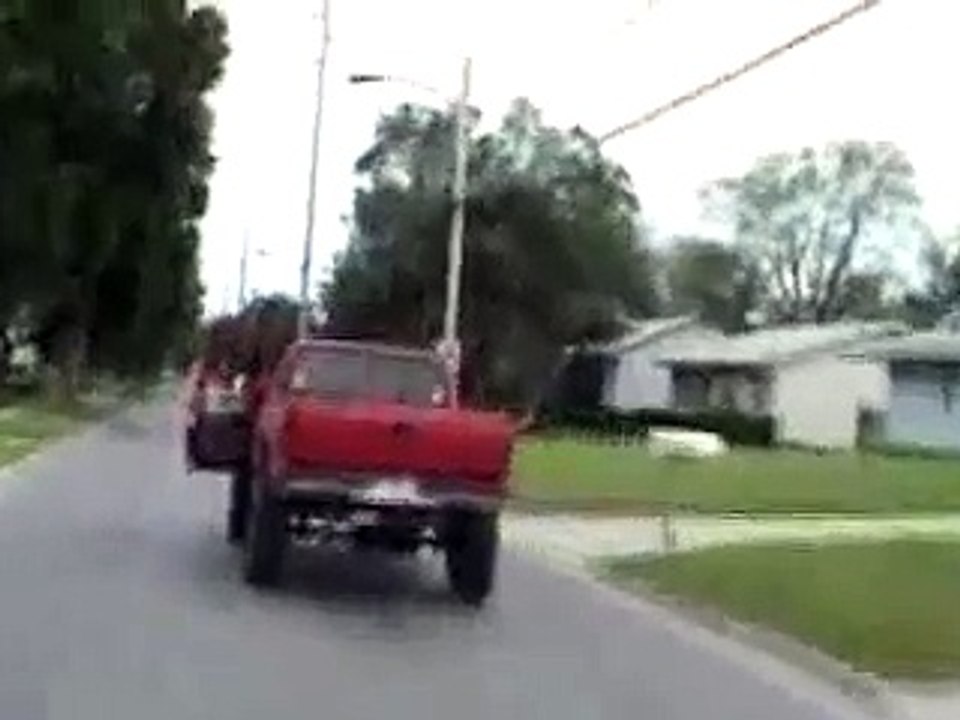 Dunya News-Really Stupid and Funny car crash