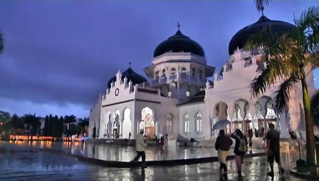 Indonésie : prières et larmes aux commémorations des 10 ans du tsunami