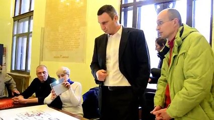 Кличко vs Черняховський. Про рекламу в метро та тіньові доходи.