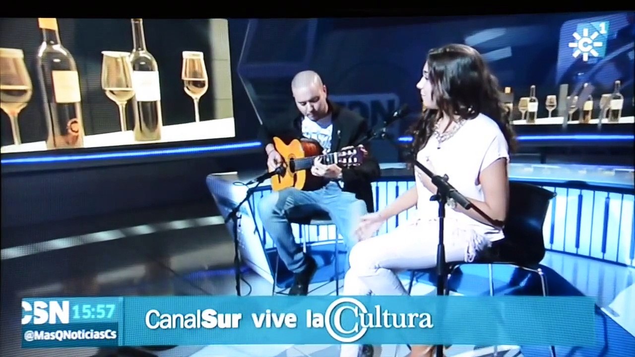 Marina -  Canal Sur Andalucía- Nos canta _Yo soy de ti_ tema en directo de Parrita (720p)