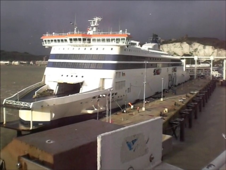 David & Cindy : Crossing the English Channel with P&O