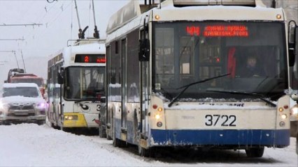 Une tempête de neige sème le chaos à Moscou