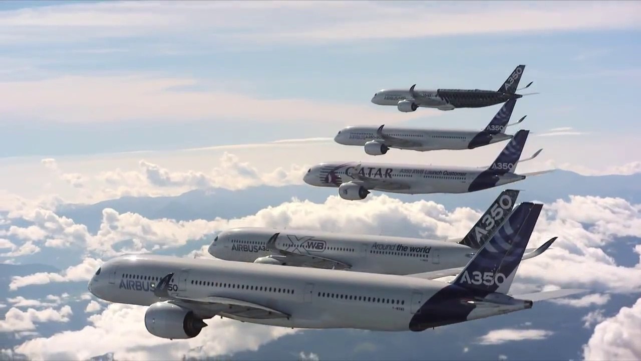Airbus A350 XWB Family flight – Five A350 XWB Flying Together In The Sky