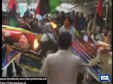 Dunya News - Hyderabad: PPP worker tries to immolate himself
