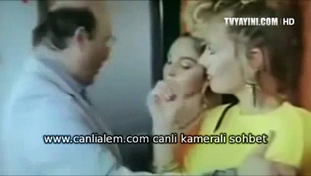 Harika Avcıdan Seks Dersi videosundan bir an