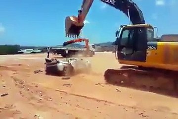 Satın aldığı sıfır otomobilin servisine kızan operatör