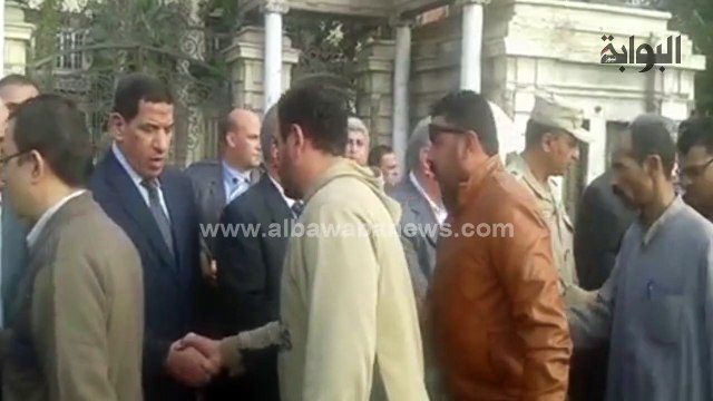محافظ الدقهلية والقيادات الأمنية يقدمون واجب العزاء لأسرة شهيد العريش