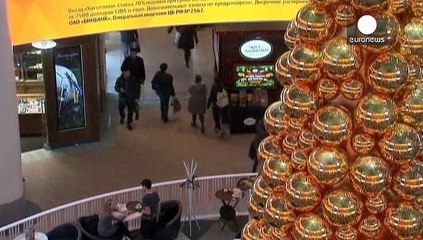 اقبال الروس على التسوق رغم تراجع العملة المحلية