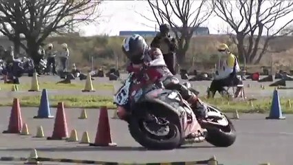 Gymkhana de motos japonesa en una ZX10R