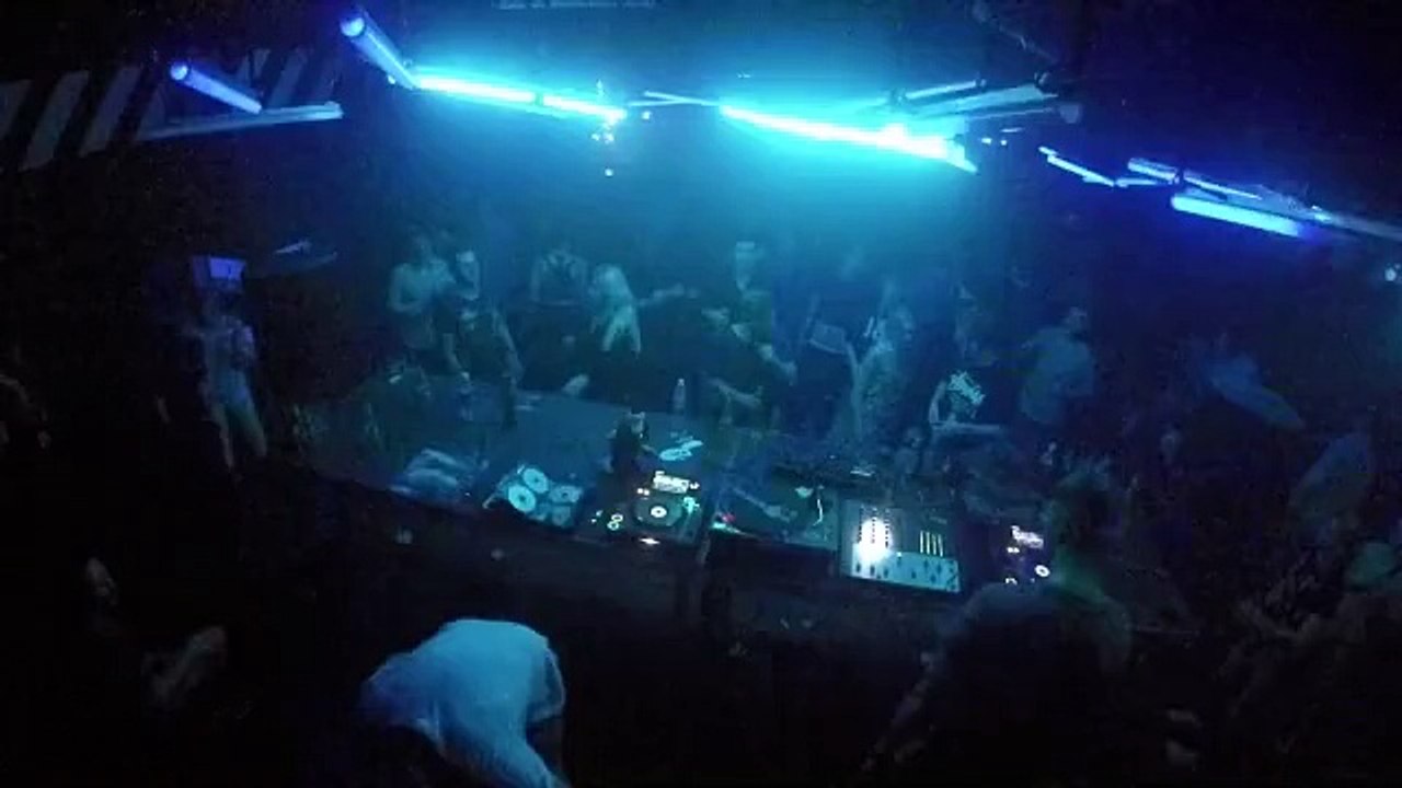 Dilivius lenni b2b pk45 @ club zooma part2