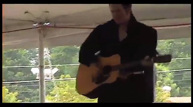 Matt Spaulding sings Wanna Play House With You at Elvis Week video