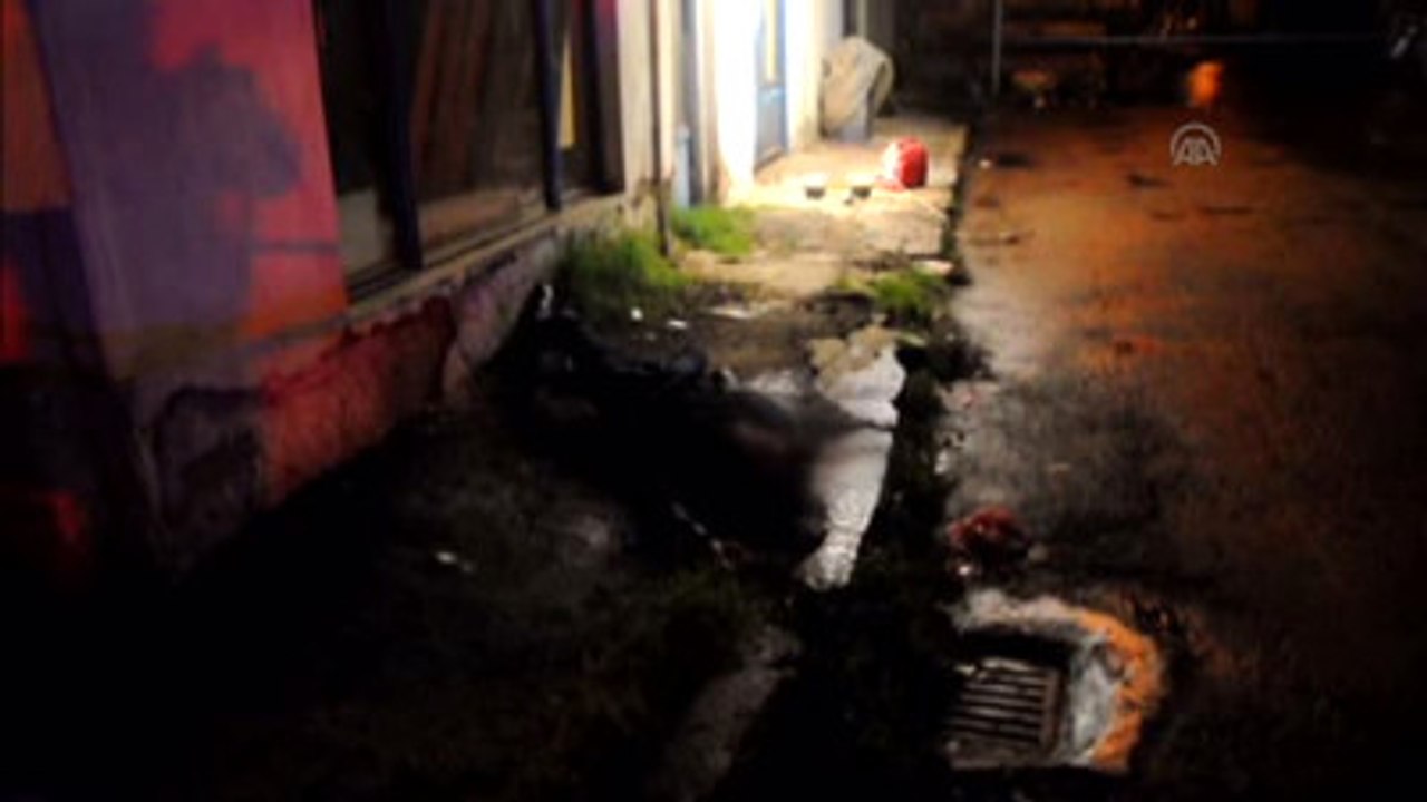 Bir Kişi, Arkadaşını, Boğazını Keserek Öldürdü