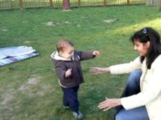 Premiers pas de Maxime!! 1