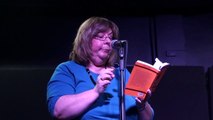 Jocelyne Langlois lisant Clair de nuit d'Anna Hrab
