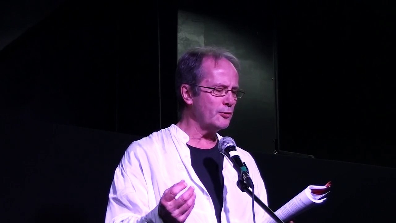 Réal Lisant Je me hais puisque je t'aime du recueil Memento mori_ memento vivere