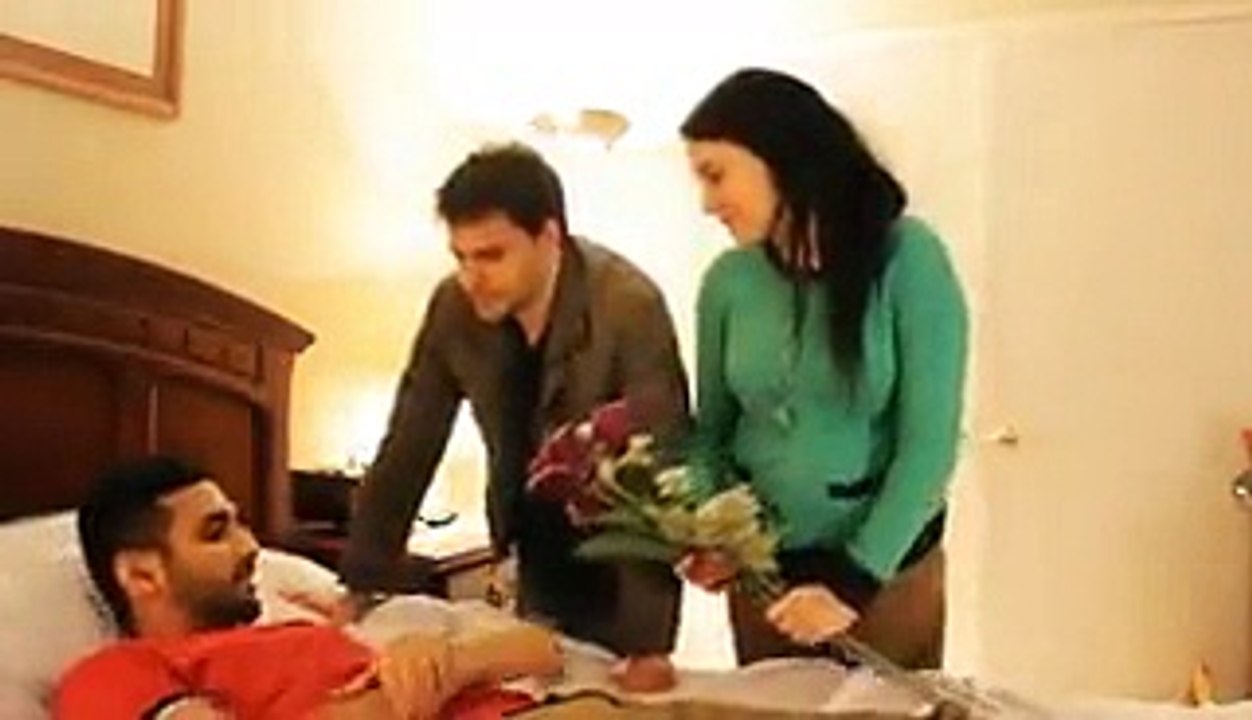 white_people_vs_brown_people_at_the_hospital_very_funny_by_zaid_ali_dailymotion_140667646_mp4_h264_aac[1]