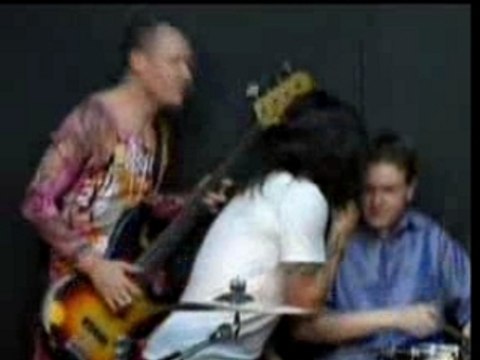 Red Hot Chili Peppers - Tell Me Baby