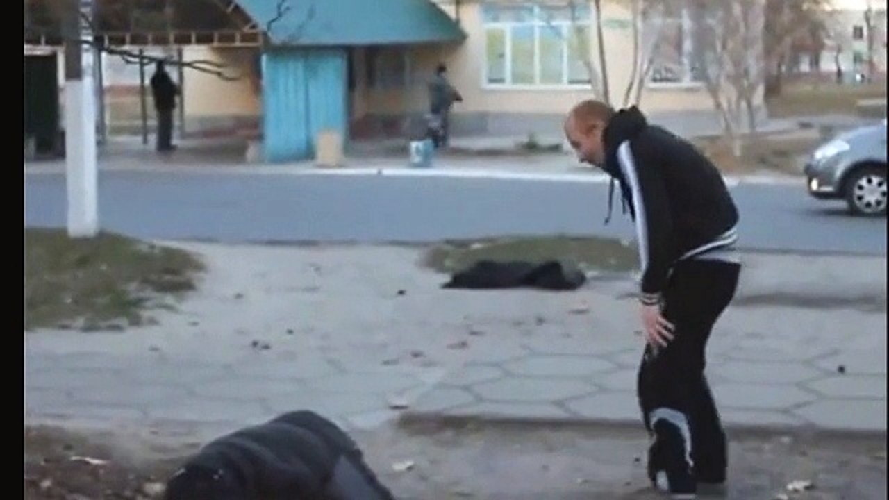 Une bagarre entre deux bourrés ! a voir