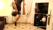 Football freestyle : Wassim s'amuse dans un espace restreint