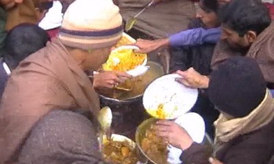 PPP workers lose control over food in Gujranwala and Multan