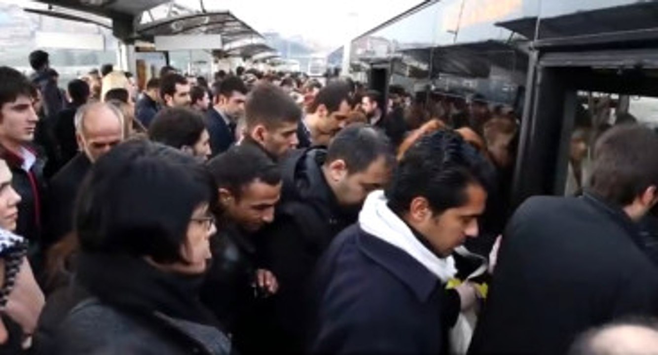 Bakanlıktan "Ücretsiz Toplu Taşıma Hizmeti" Düzenlemesi