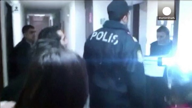 Blitz della polizia azera a Radio Liberty. Bavaglio alla voce contro della Guerra Fredda