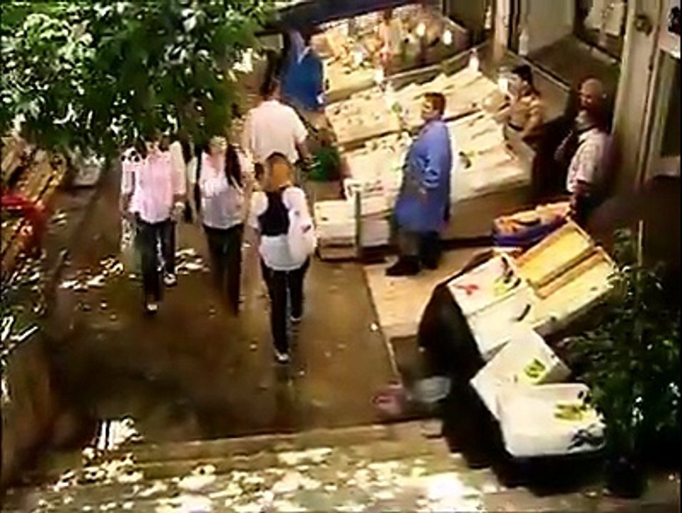 Komşusu Açken Tok Yatan Bizden Değildir