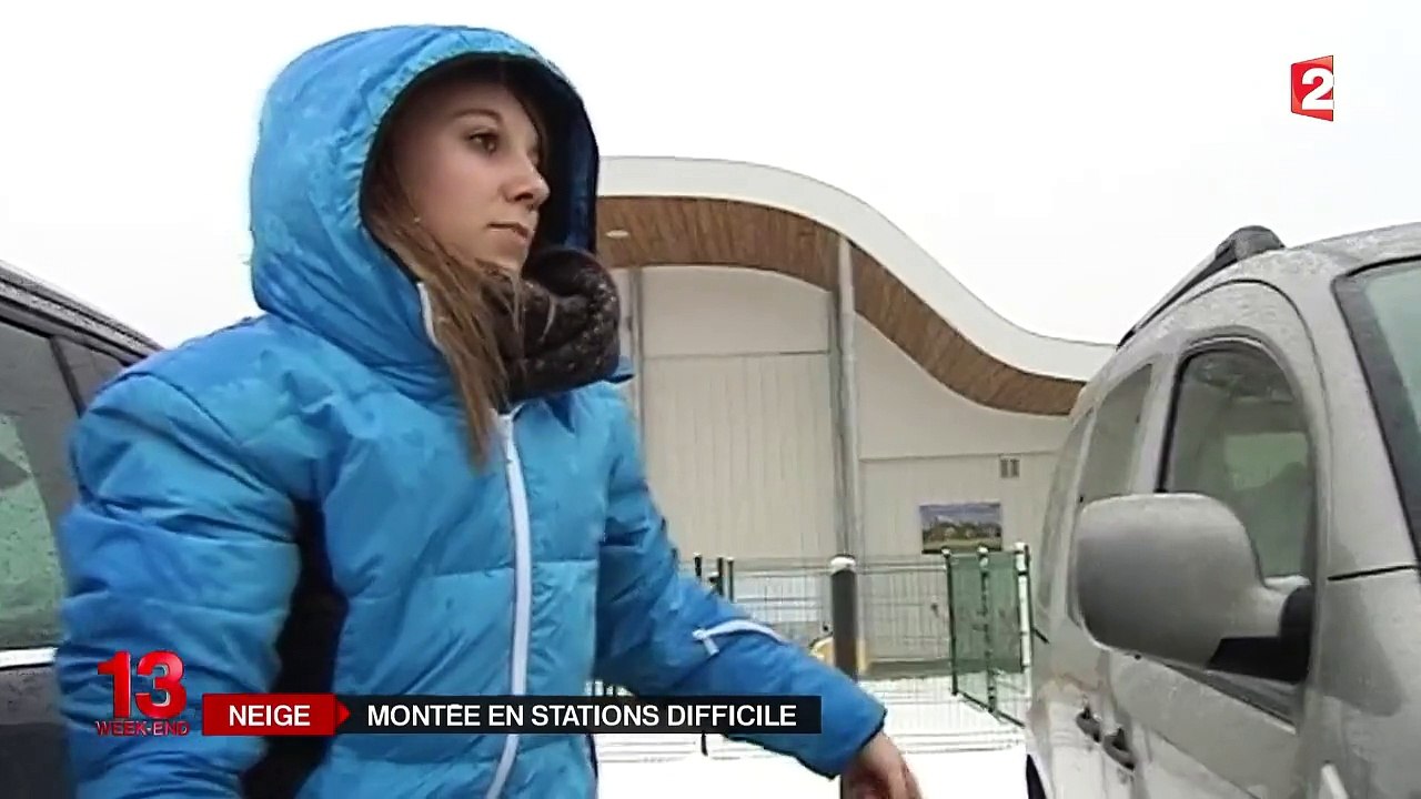 Chaînes sur les pneus et bonne humeur : la neige s'invite sur la route des vacances