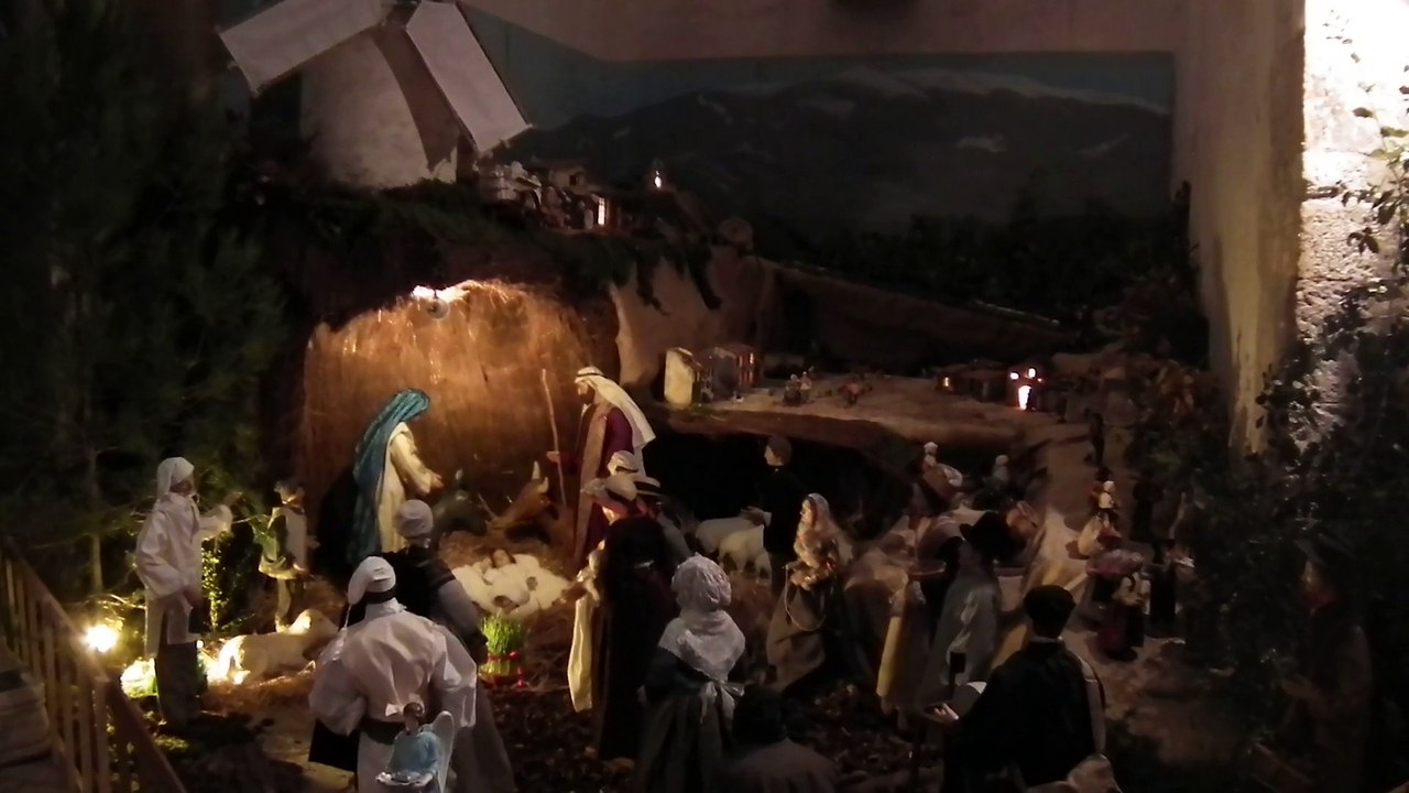 CRECHE 2014 PERNES LES FONTAINES