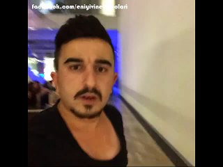 Hunharca Gülen Adam