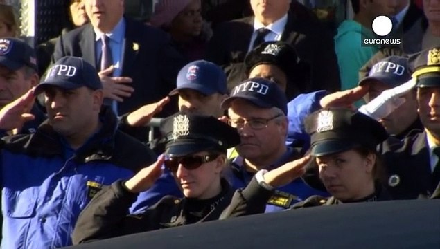 Usa, in migliaia ai funerali dell'agente ucciso, Biden: Polizia di New York la migliore