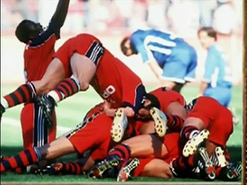 Die Harald Schmidt Show - 0922 - 2001-05-15 - Oliver Geissen, Fünf tollende Männer und ein Betender