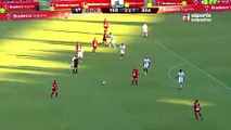 Que isso, Robinho?! Atacante brinca com a bola no Jogo das Estrelas