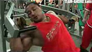 Bodybuilder Roelly Winklaar Chest workout trainiing