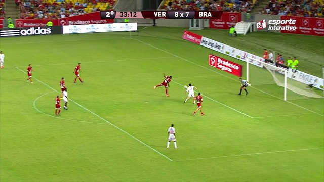 Roger cruza e Falcão completa para a rede