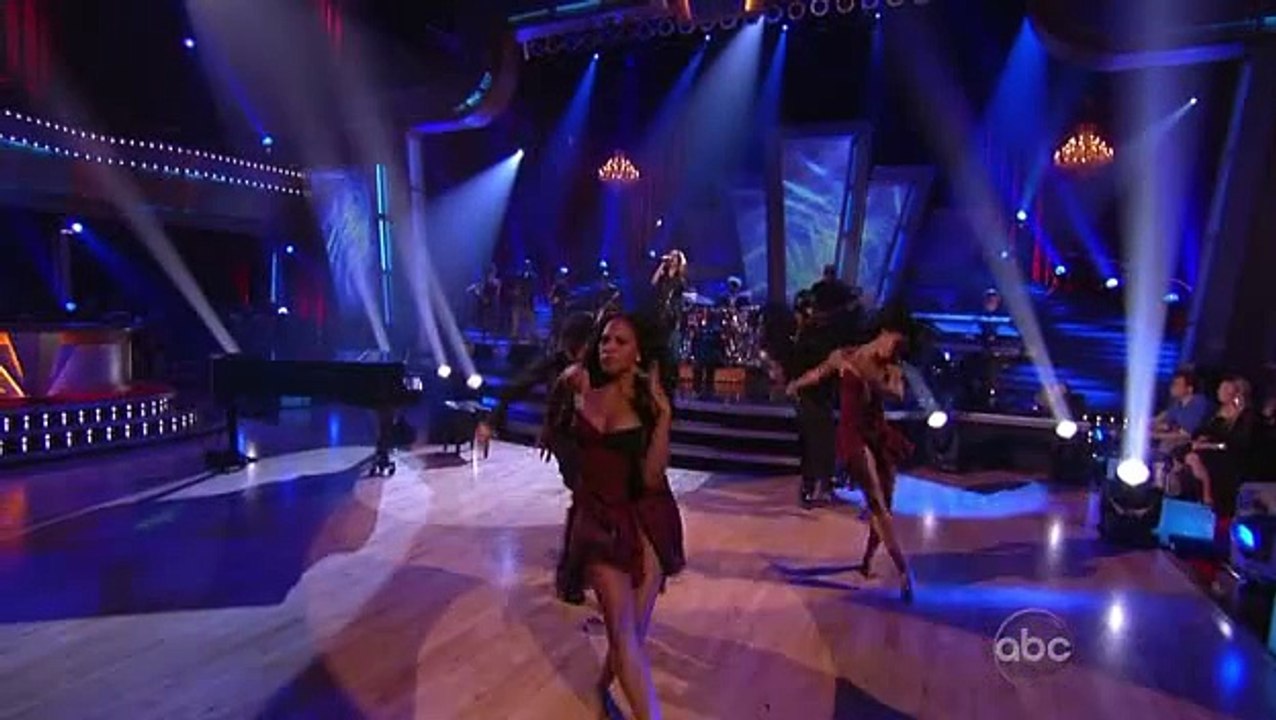 Alicia Keys - 'Try Sleeping With A Broken Heart'