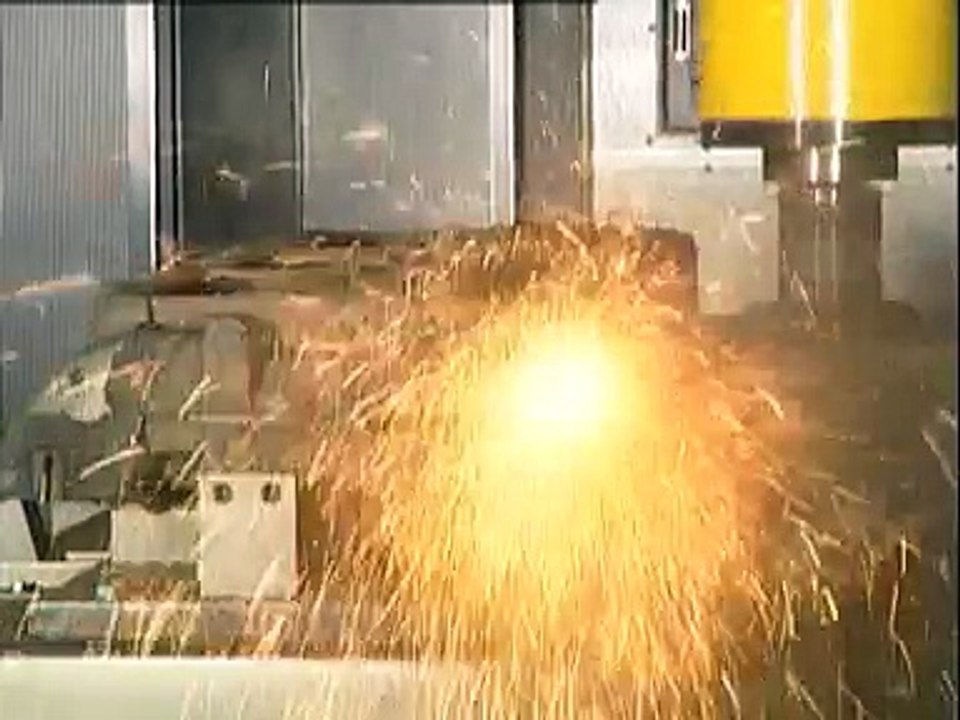 Máy đánh bóng rô bốt inox www.maydanhbonginox.com. Đánh bóng hairline hoặc bóng gương inox