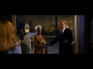 The Second Best Exotic Marigold Hotel - Unexpected visitors
