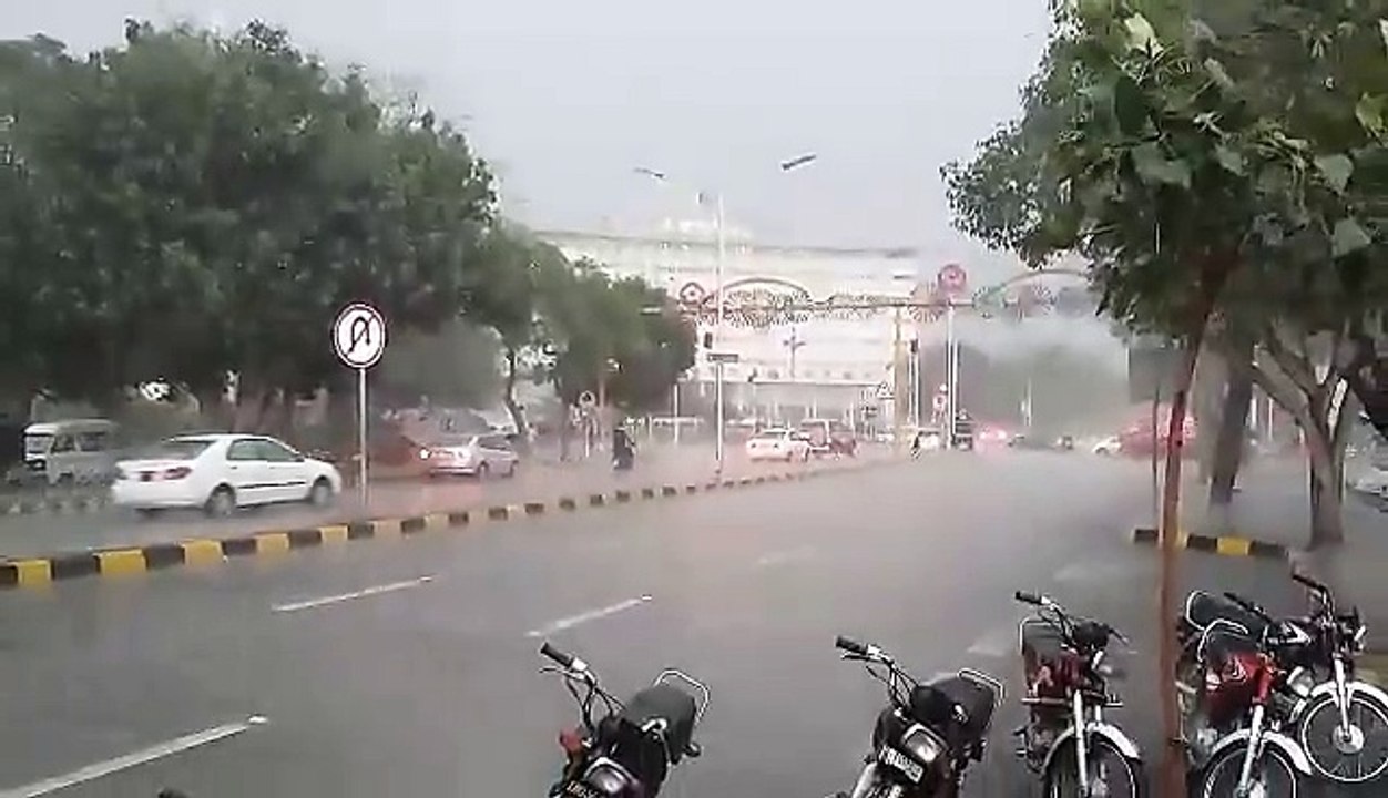 Heavy Rain In Lahore