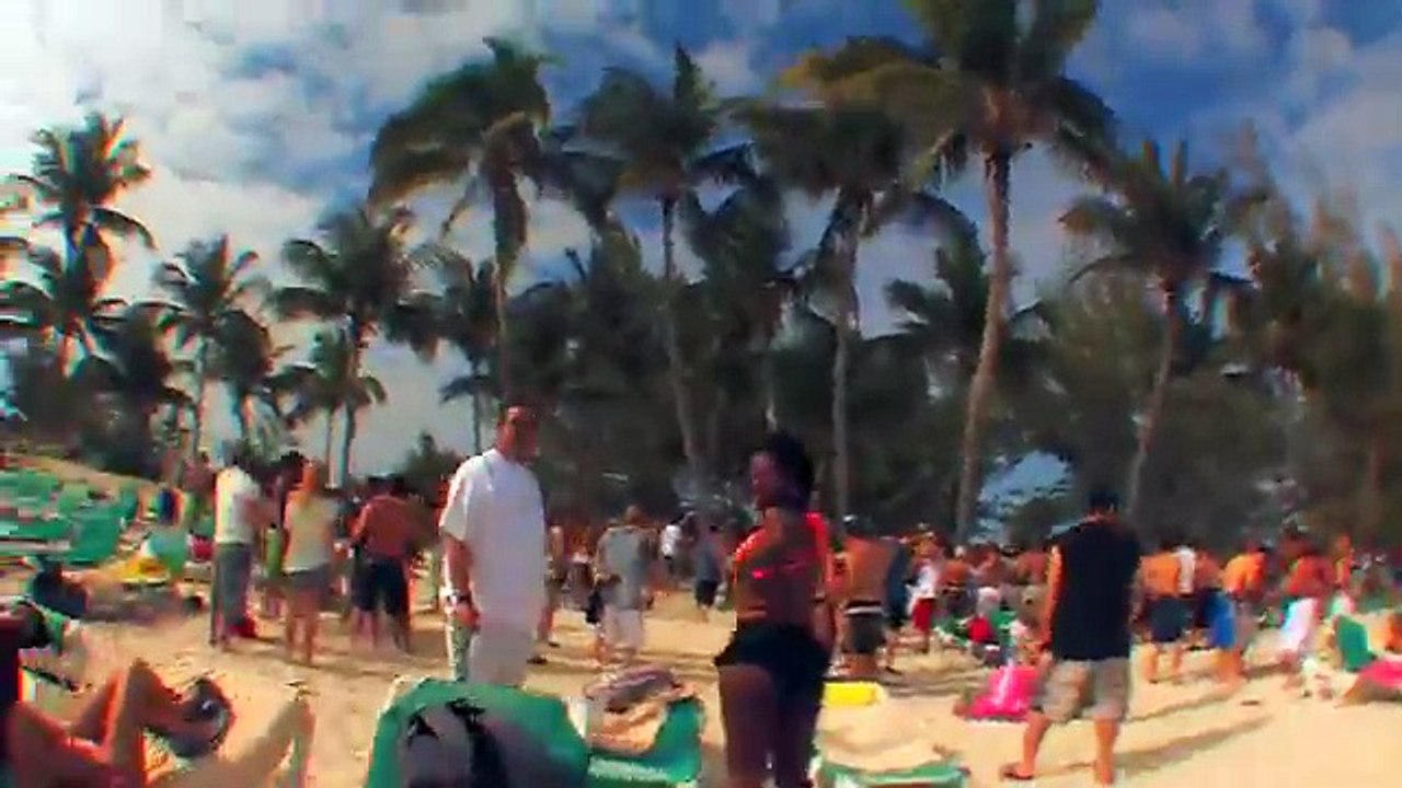Sexy Beach Girls! 31
