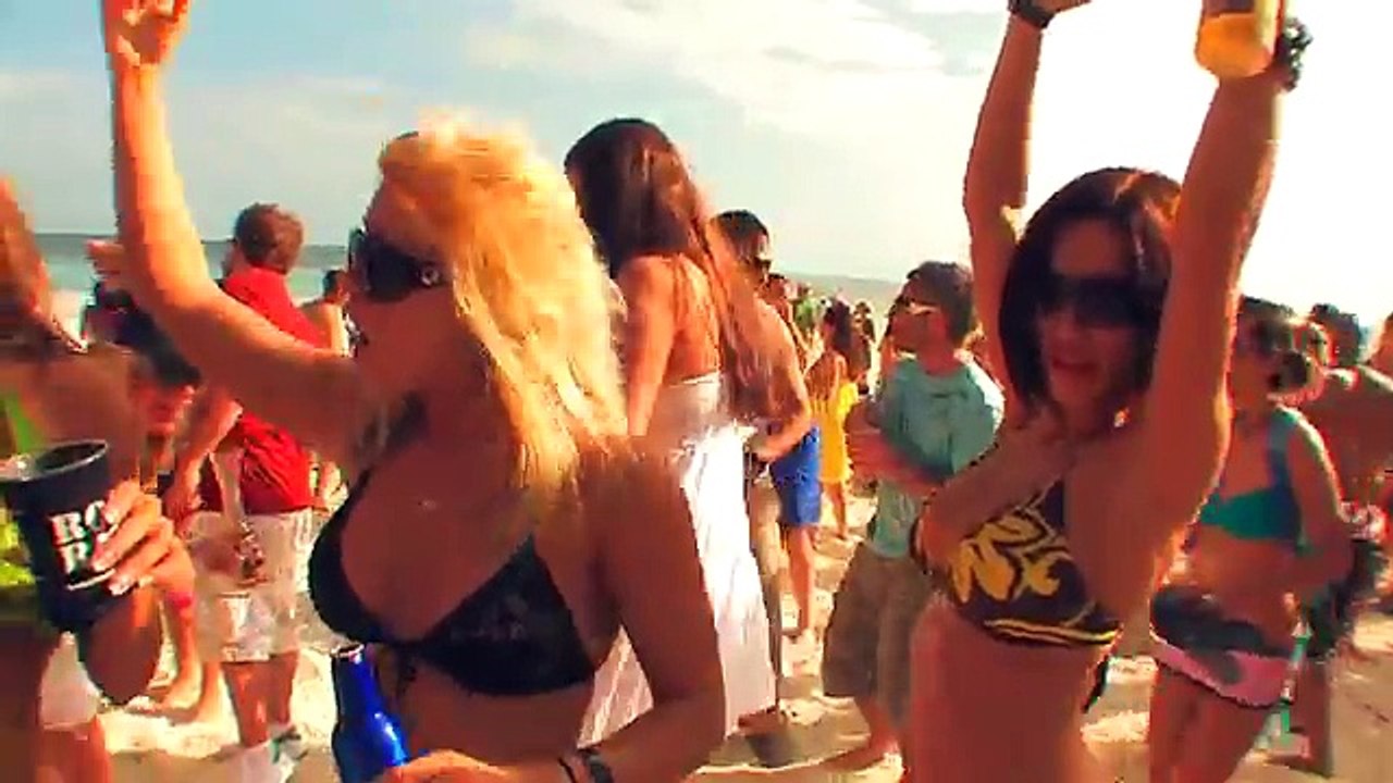 Sexy Beach Girls! 43
