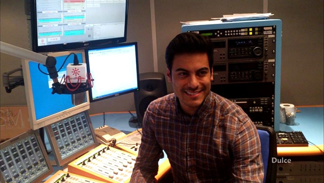@_CarlosRivera pasa la mañana en Canal Fiesta Radio promocionando su nuevo disco