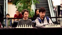 Satranç Antrenörü 27 Kişiye Karşı Oynadı