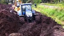 New Holland T7 270 Trying to Escape from Dirt