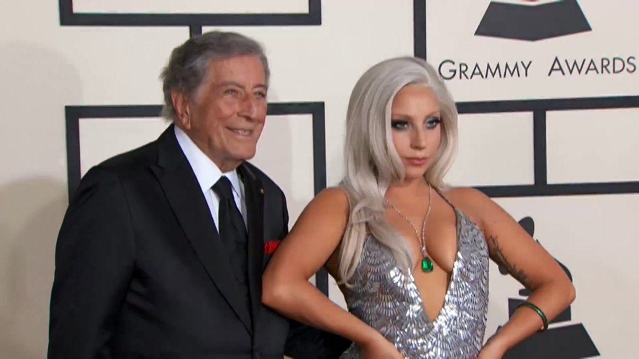 Lady Gaga & Tony Bennett - GRAMMY Fashion Cam