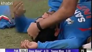 injury of virat kohli vs paksitan match